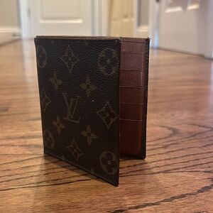 100% Authentic Louis Vuitton Flip Wallet